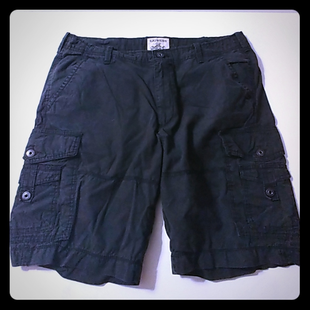 36 Express cargo shorts